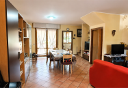 VILLETTA A SCHIERA INDIPENDENTE CON GIARDINO
