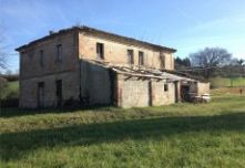 CASALE VICINANZE URBINO